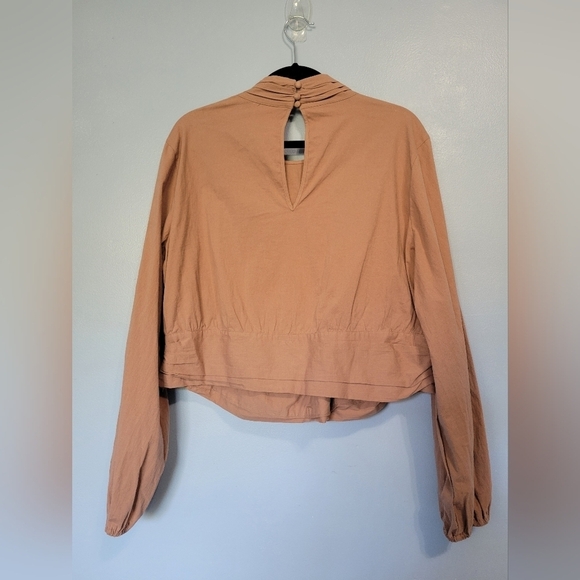 Future Collective Women's Long Sleeve Mock Neck Cross-Front Top Size XL Tan NWT - Picture 3 of 15